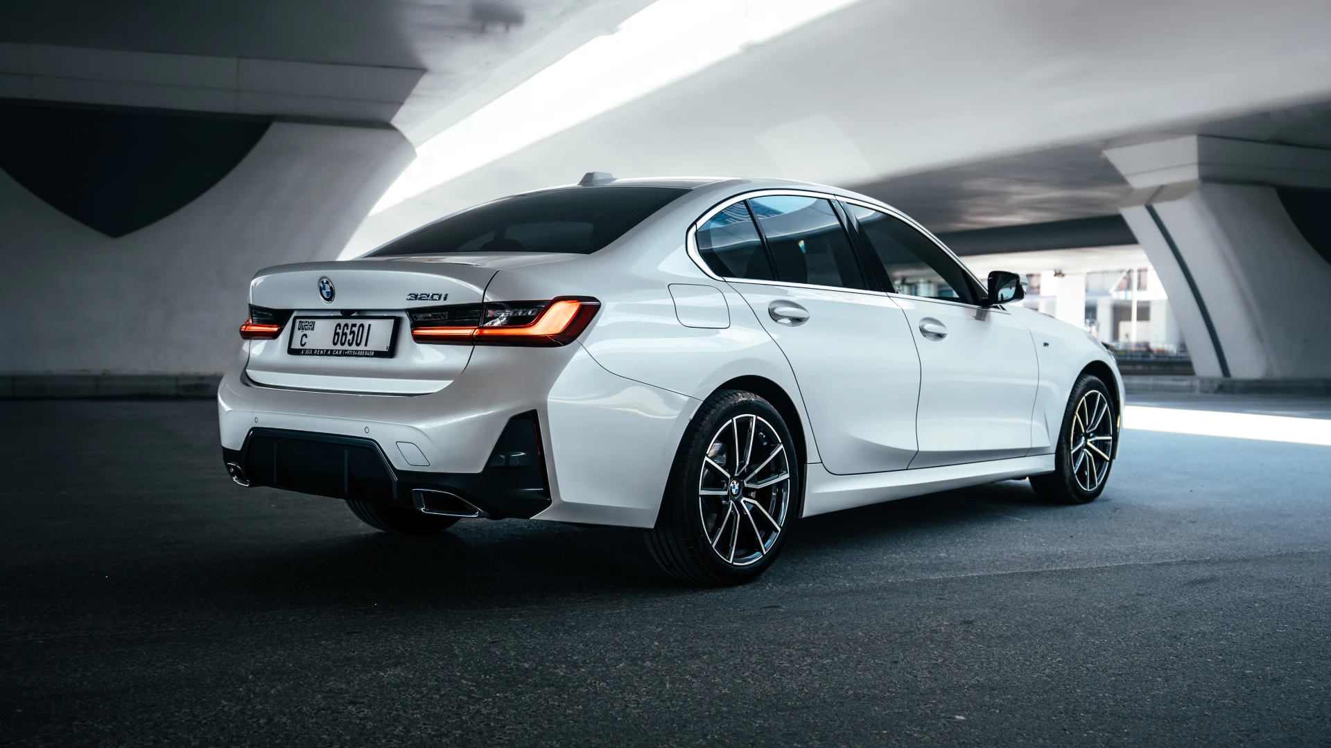 BMW BMW 320i 2024 - Sedan Car thumbnail NaN